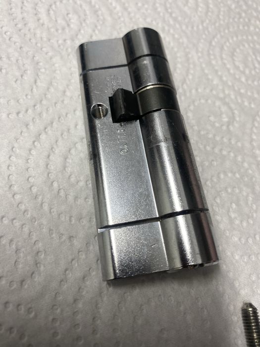 Fechadura nova com 4 meses de uso