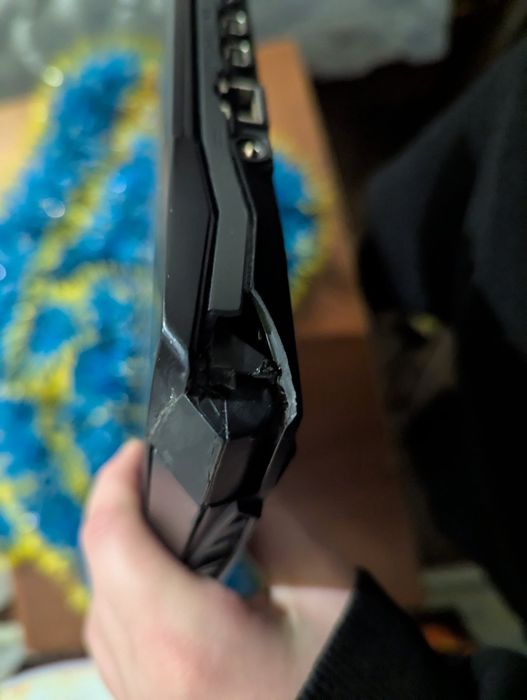 Ноутбук Clevo N 850 EJ   1тб продається Терміново