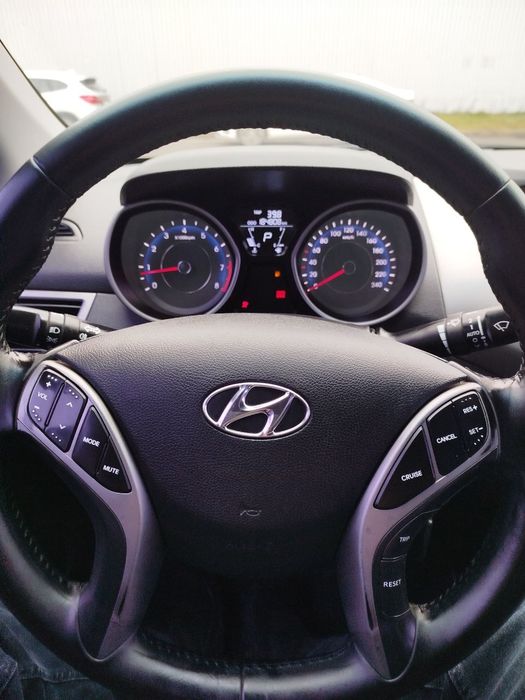 Продам Hyundai ELANTRA