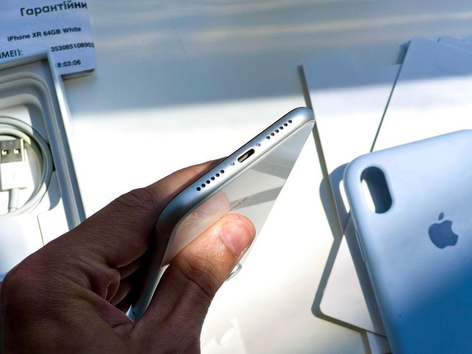 iphone xr белый - купити мобільні телефони та смартфони - Ціна на