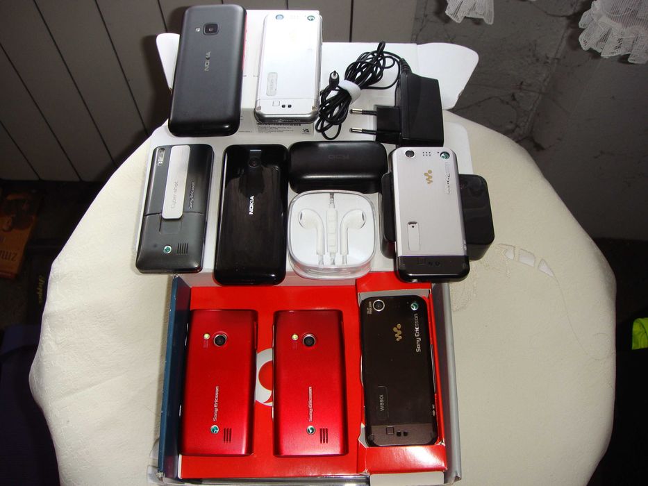 Paczka  Telefonów  ,,, Nokia / Dual  i  Sony - Eriksony