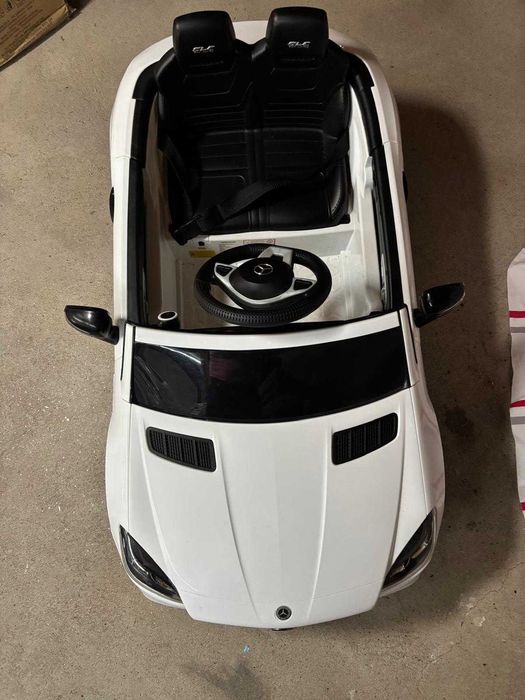 Carro elétrico criança