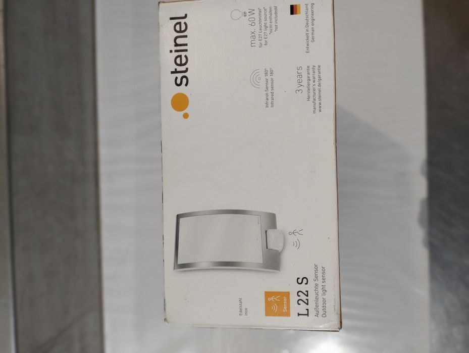 zewnętrzna lampa ścienna Steinel L 22 S z czujnikiem ruchu