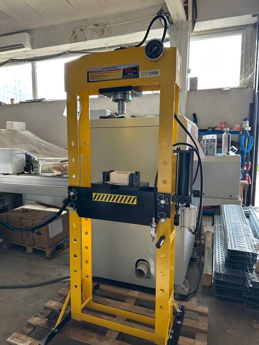 Prasa Warsztatowa Hydrauliczno- Pneumatyczna 30T skok 160 Powystawowa