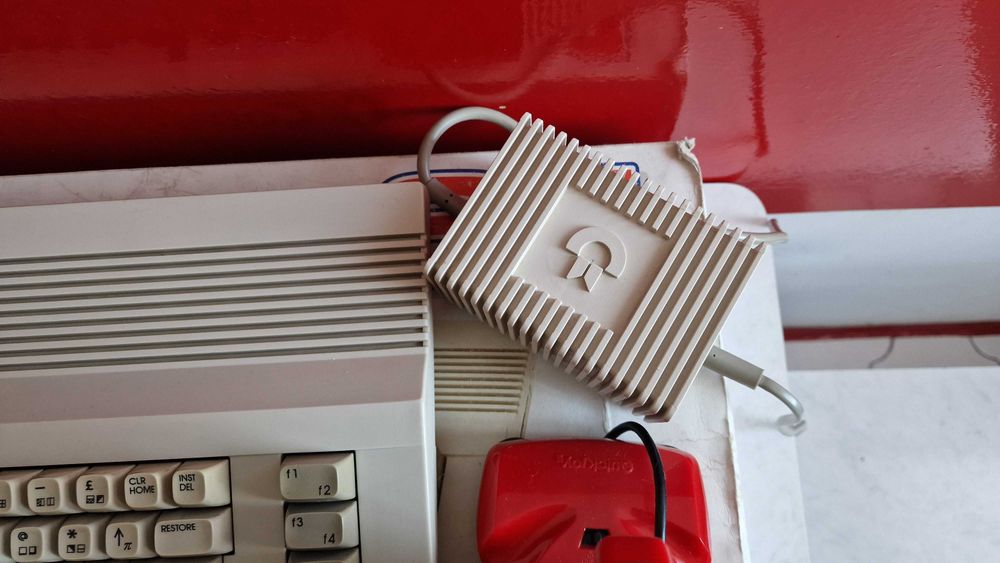 Commodore 64 stacja 1541 magnetofon joystick zasilacz kable soft