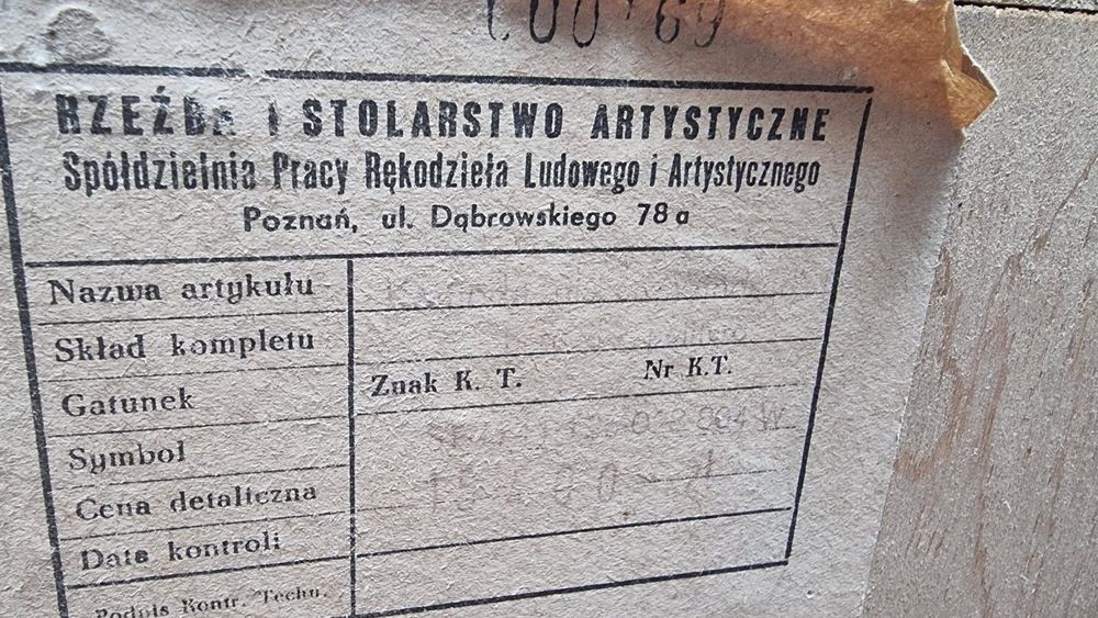 Komoda PRL z pełnego drewna.