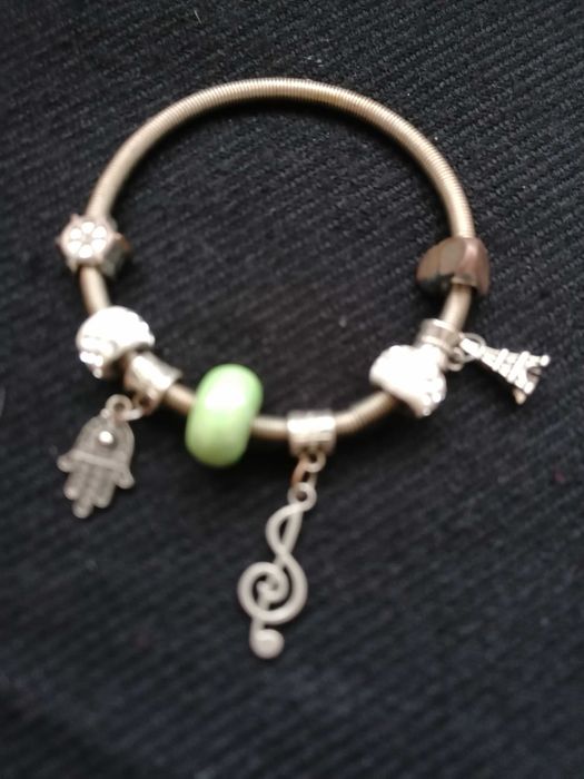 Bransoletka z zawieszkami Charms.8 zawieszek.