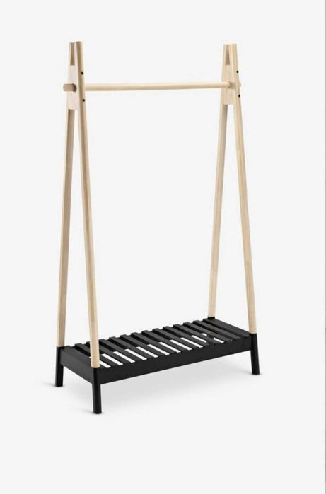 Stojak ( regał)na ubrania Jennet z półką na buty.