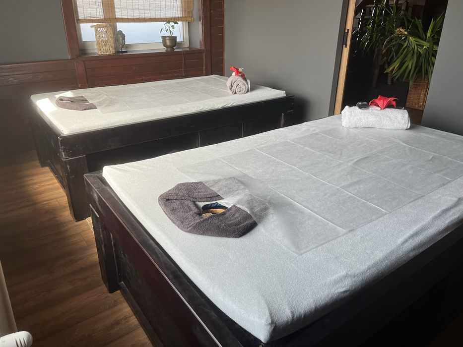 2 łóżka do masażu tajskiego