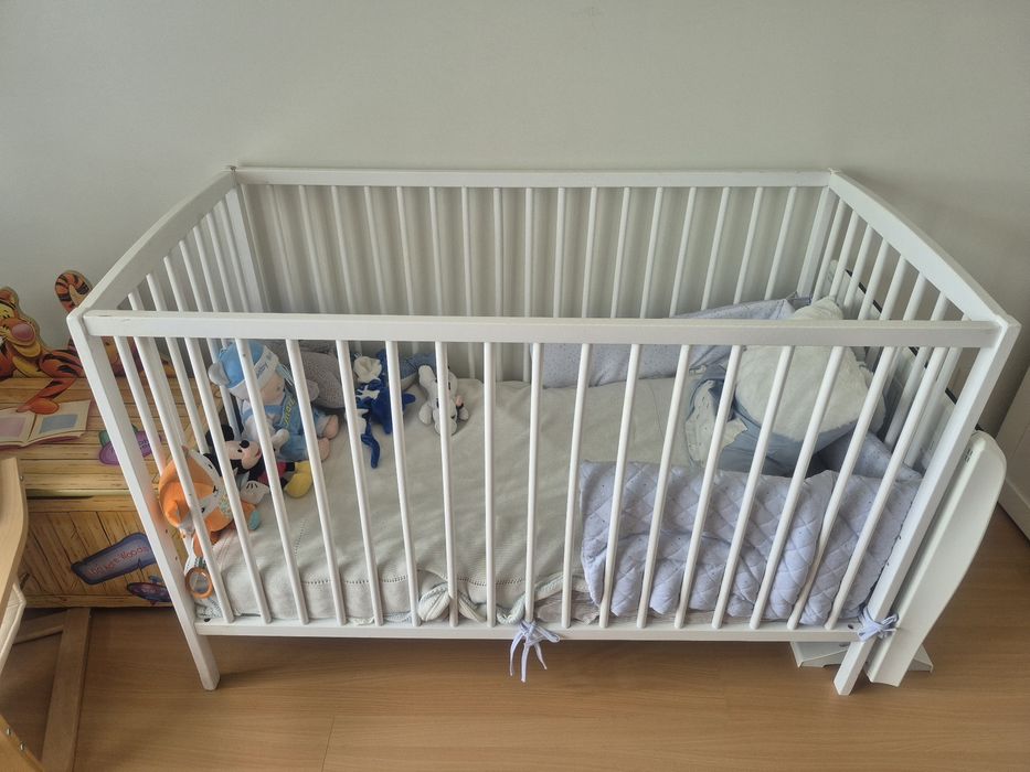 Cama de grades / Berço Madeira Branca + Colchão