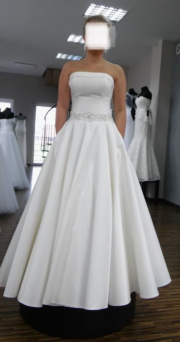 Klasyczna suknia ślubna z kieszeniami S/M