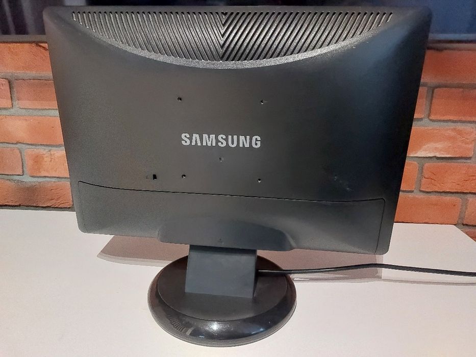 Monitor Samsung SyncMaster 206BW 20” – sprawny