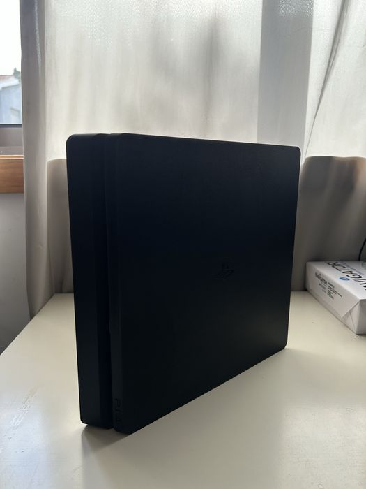 PS4 Slim 500GB - Com cabos (HDMI + Alimentação)