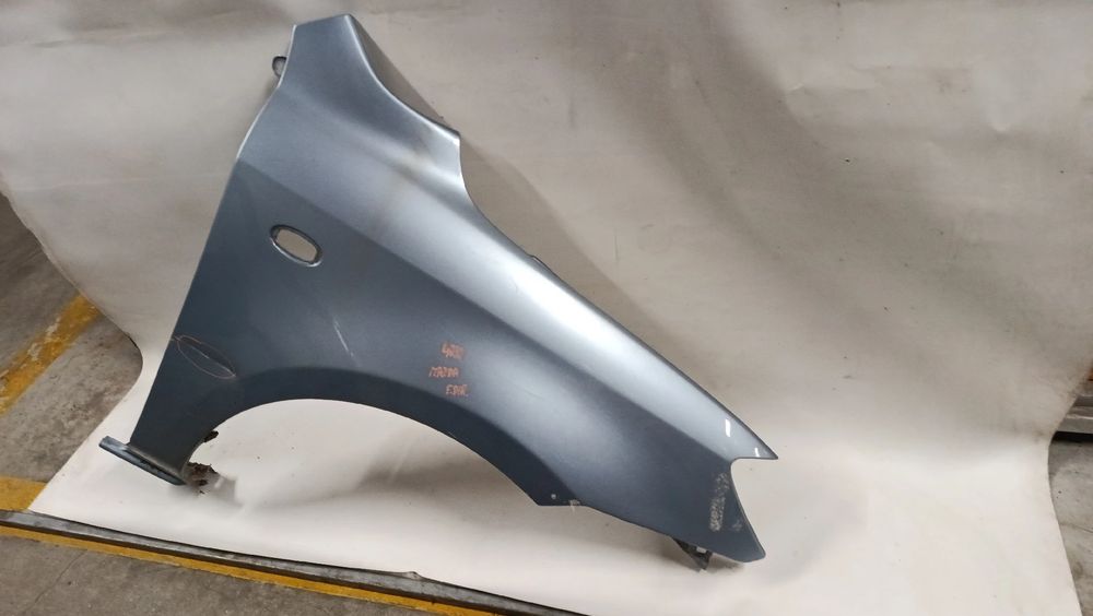 Guarda-lamas direito MAZDA 2 (DY)