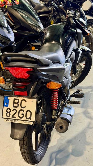 Moto Honda CB125F