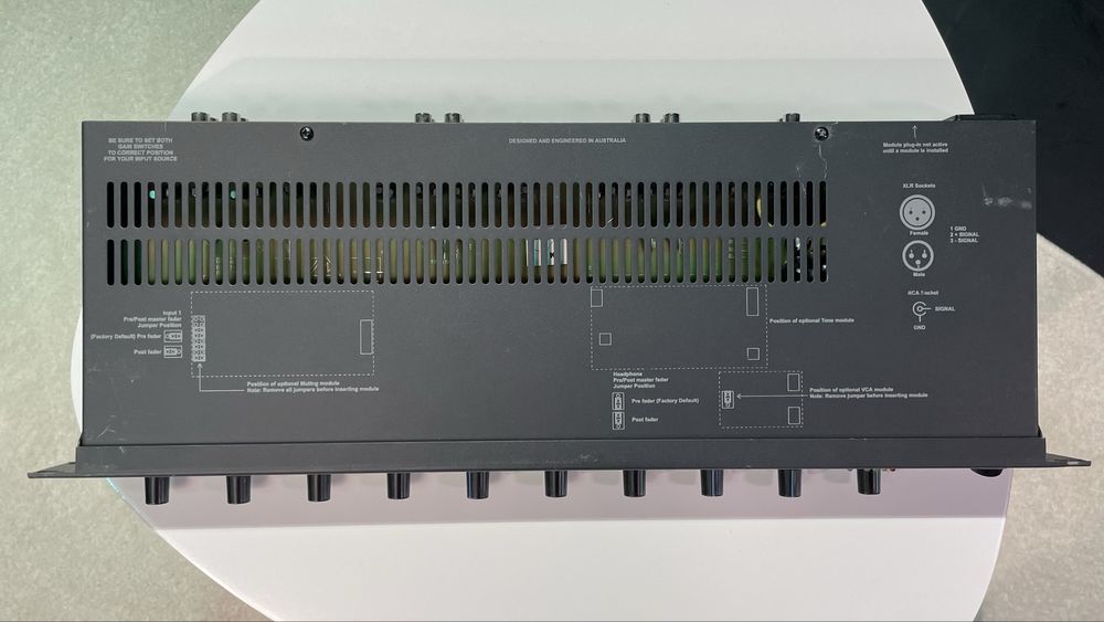 Australian Monitor MX61