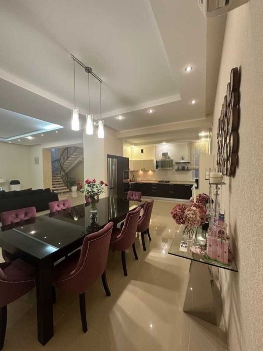 Оренда будинку 250 м²