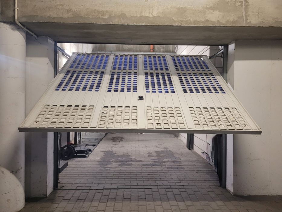 GARAŻ Gęsia Węglin podziemny zamykany