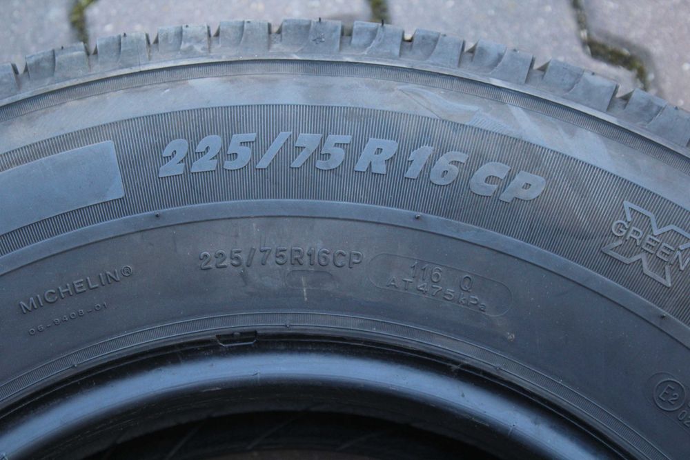 225 75 R16CP  Michelin Agiis Camping