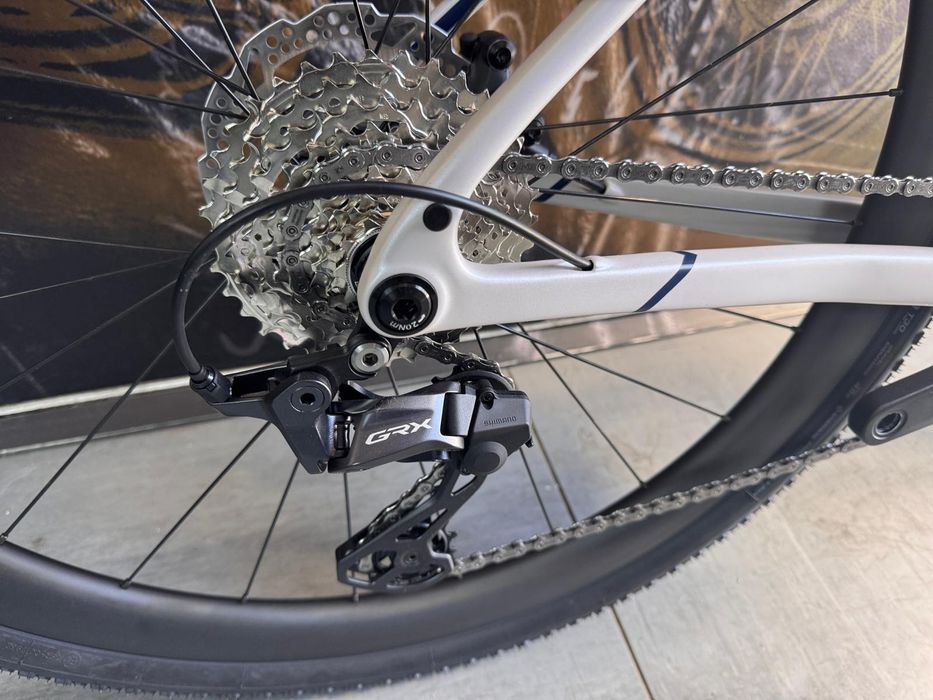 Bicicleta gravel Conor Selva full carbon 2026 nova