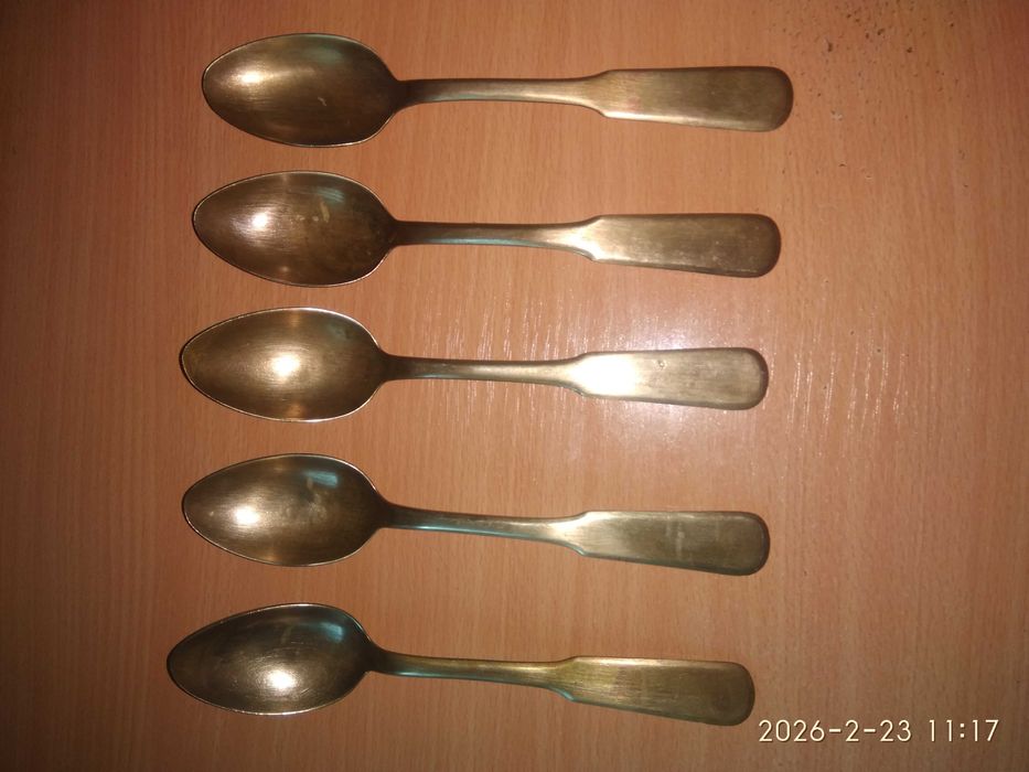 ЛОЖКИ  -  15  шт и ВИЛКИ  7 шт