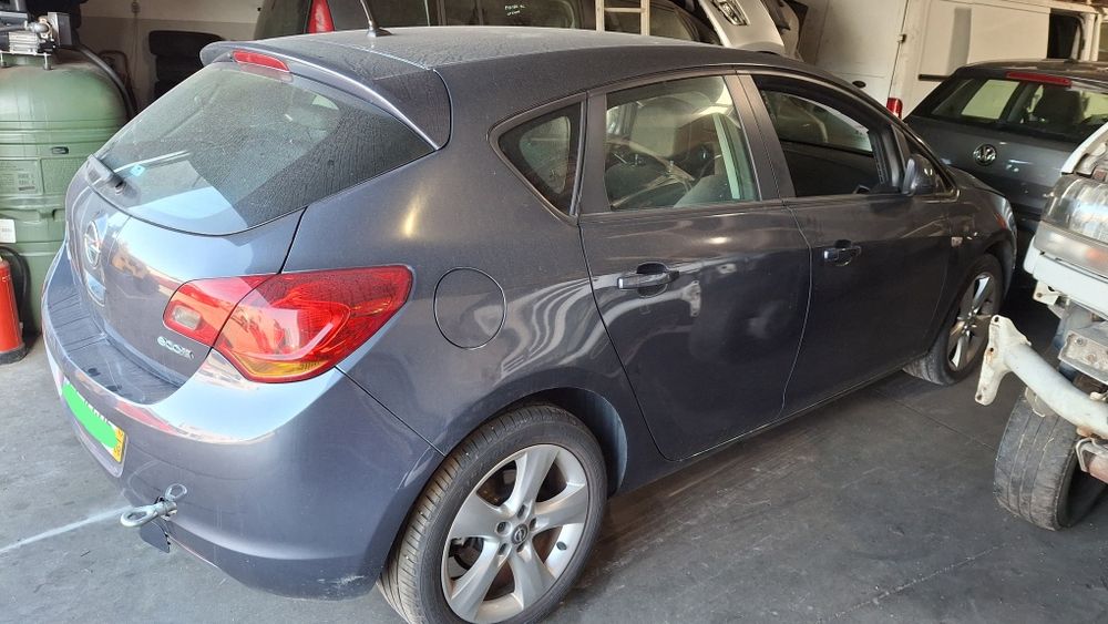 Opel astra j para peças