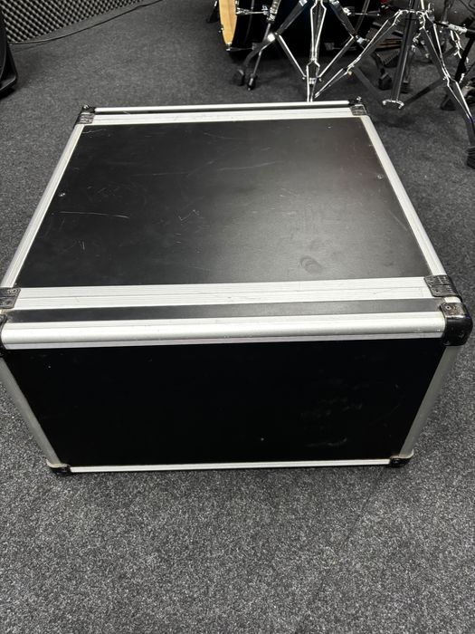 Rack Beringher X18 sistema de in ear