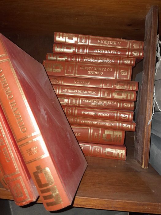 livros Victor Hugo,  Almeida Garrett, Júlio Dinis, Eça de Queirós