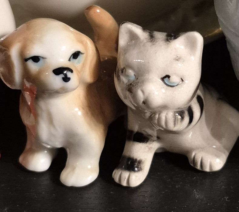 Piesek i kotek-dwie śliczne figurki ceramiczne-PRL