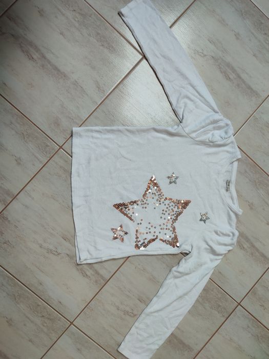 Sweterek dziewczęcy