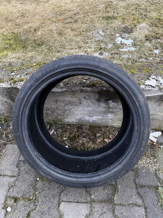 Zeetex 255/35 r18