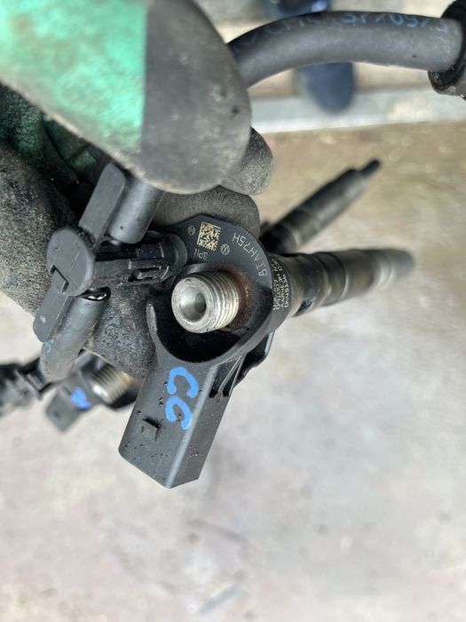 Форсунки 2.0tdi 03L130277