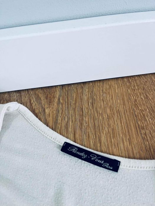 Randez vous Paris bluzka koszulka dekolt v klasyczna