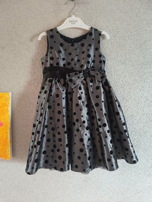 Elegancka sukienka dla dziewczynki 92 -98
