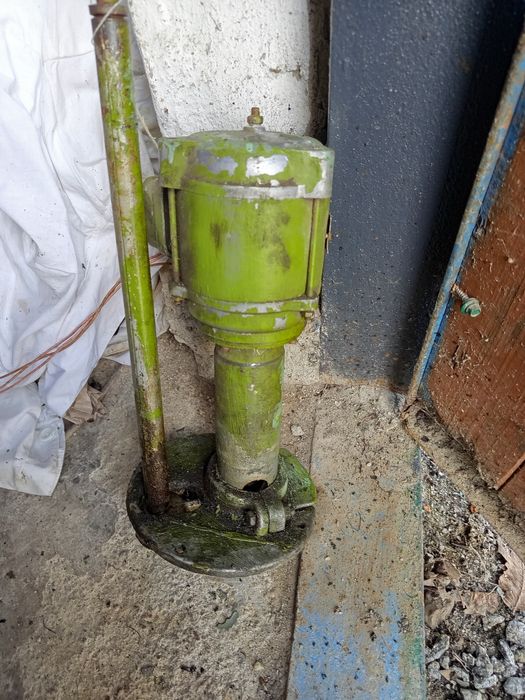 Насос до фрезерного станка