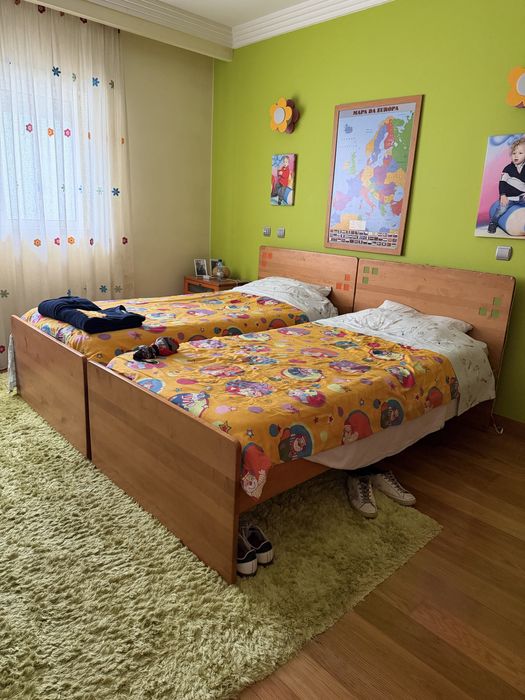 Quarto completo juvenil - camas, secretária e arrumação