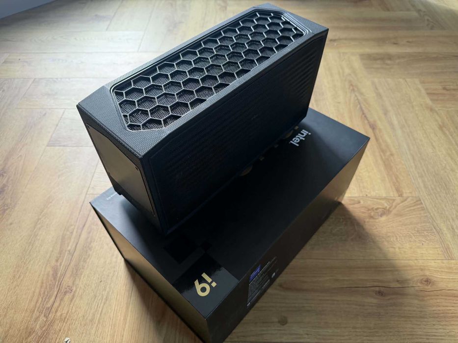 Intel NUC 12 Extreme Kit, SSD 512 GB Samsung 980 Pro, 64 GB RAM 3200 MHz, GPU Intel A770 16GB