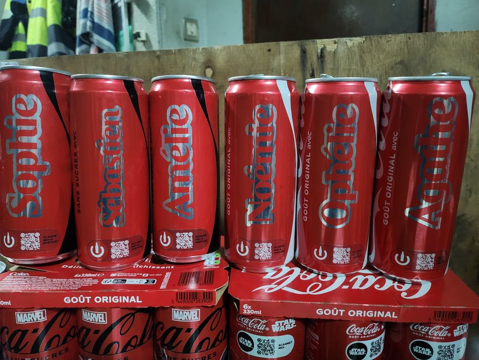 Latas coca cola de origem francesa .Star Wars, Marvel, nomes, etc.