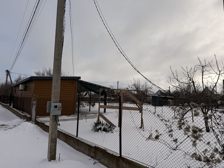 Дача в межах міста 3 километри від Яхт Клуб Січ, заміський будинок,