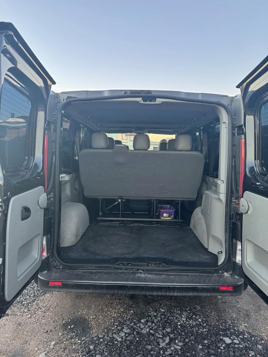 Wynajmem/Wypożyczenie Bus 8-osobowy, Ranault Trafic 2014