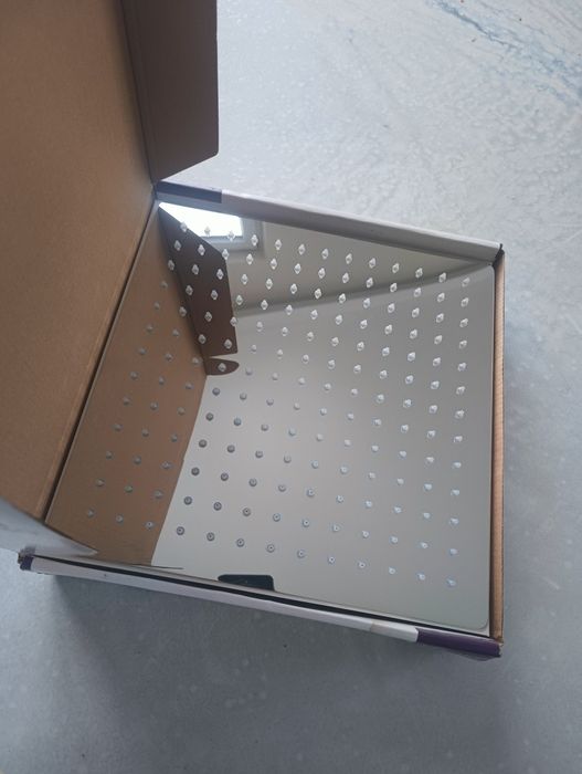 Deszczownica 30x30 chrom UPANA