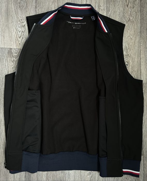 Жилет Tommy Hilfiger Breathable& Weter Resistan Originals