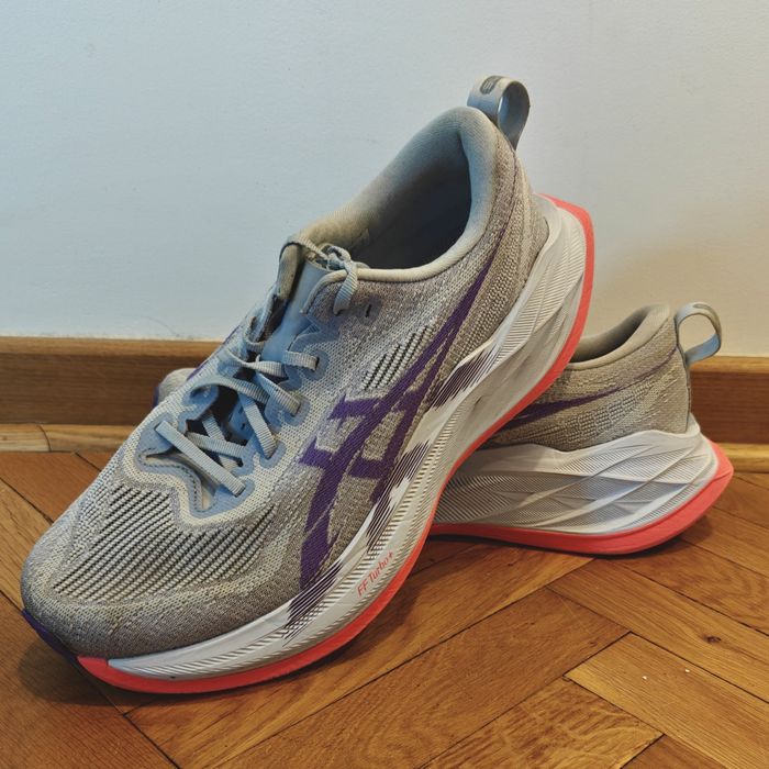 Asics Superblast 2 roz. 42,5
