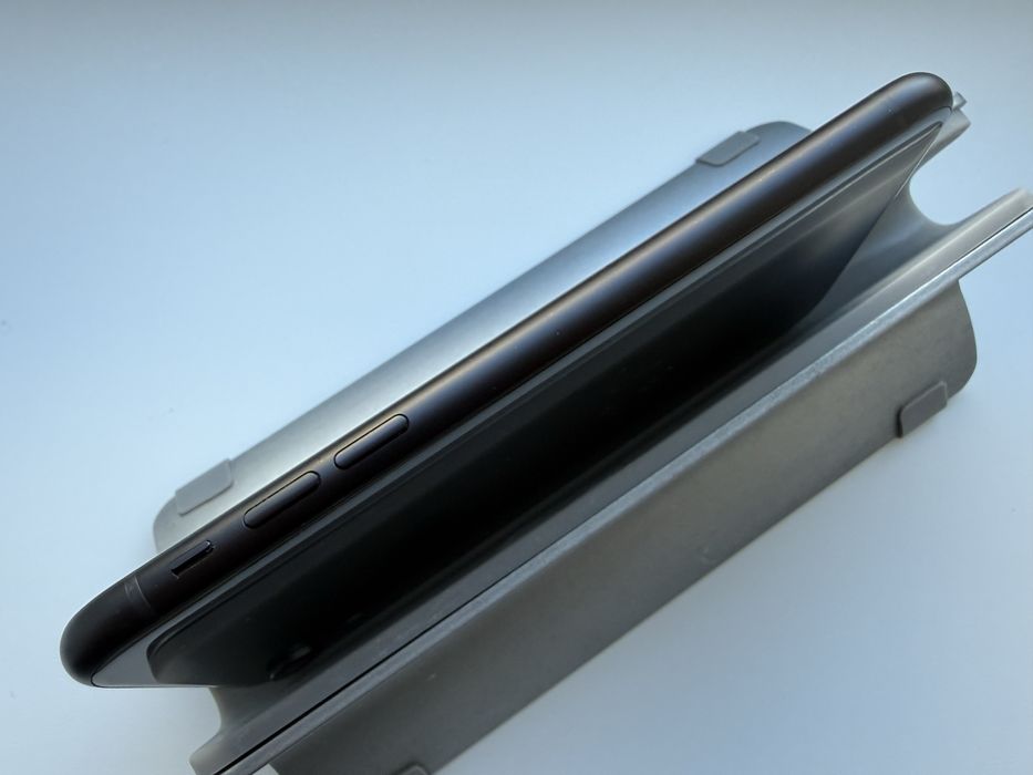 Apple iPhone XR 64gb Black Neverlock 84%