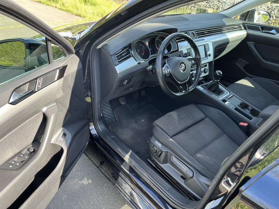 Volkswagen VW passat b8 1.6 diesel, kamera, radary,HAK  zadbany !