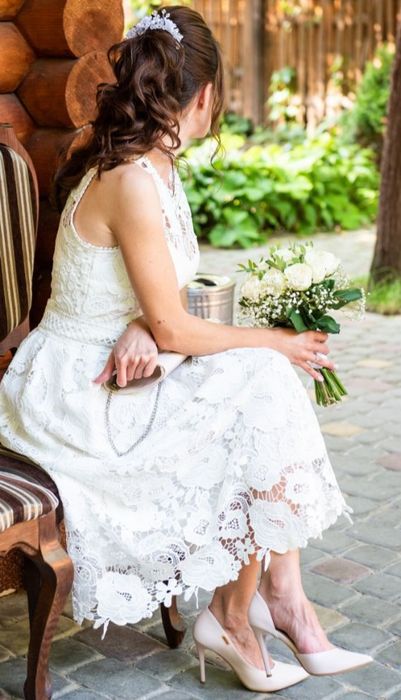 Шикарна  сукня біла святкова весільна  S