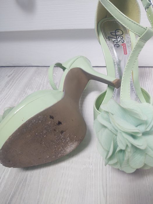 Sandałki na platformie Dee Zee