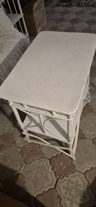 Продам вінтажний столик полицю