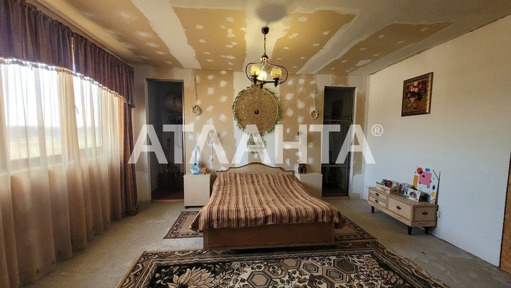 Будинок в Остриці