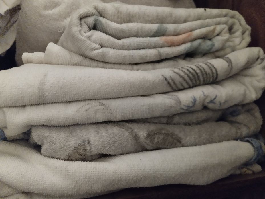 Махровые полотенца , постельное белье